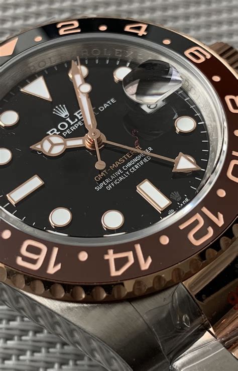 rolex crown inside bezel.